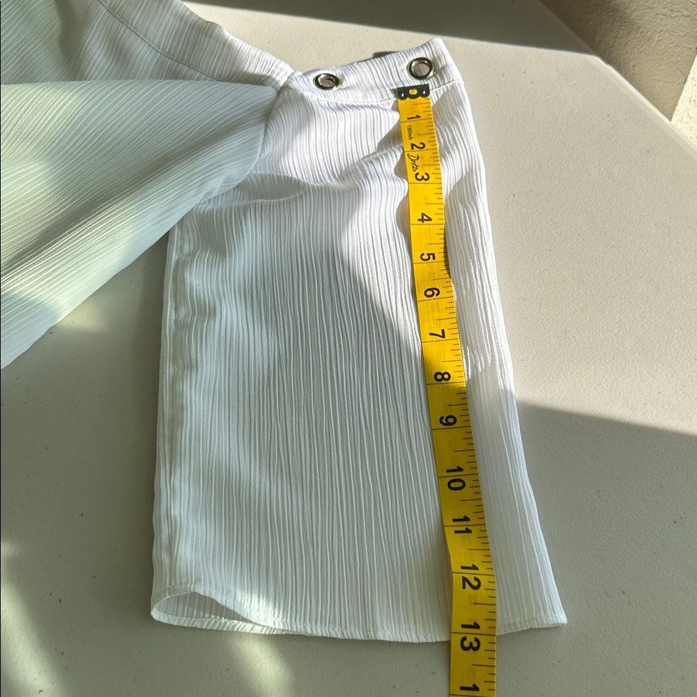 Jennifer Lopez Off-Shoulder White Grommet-Trim Blouse Size Large - Picture 12 of 16